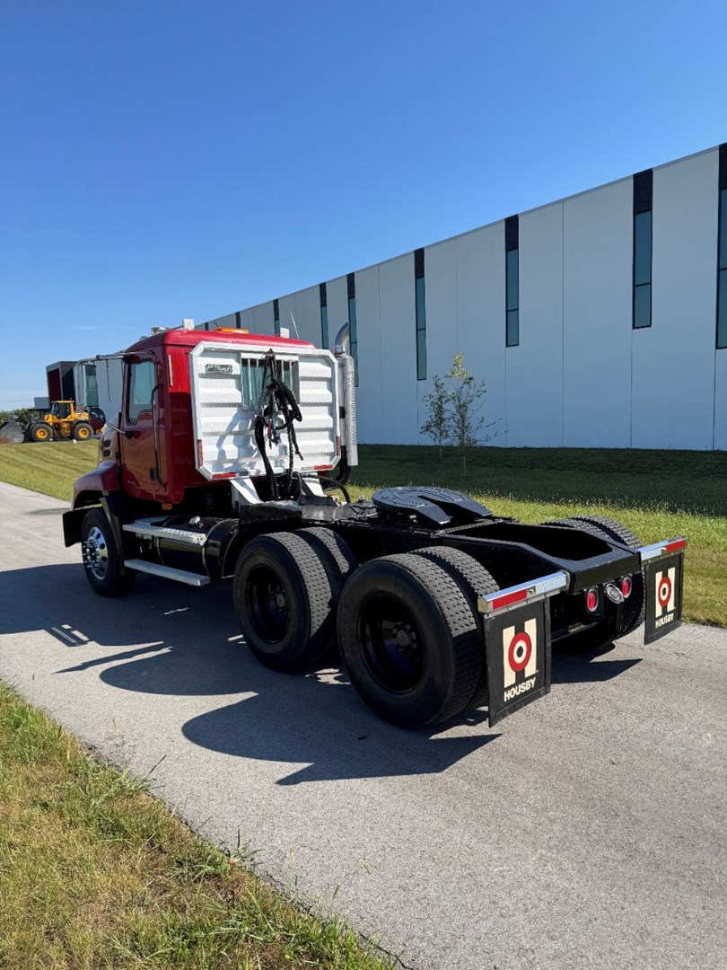 2007 MACK CXN613 - USED TRUCKS DAY CAB - image 4